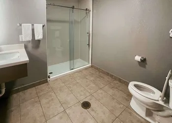 Comfort Suites Seabrook - La Porte - Kemah hotel thumbnail 3