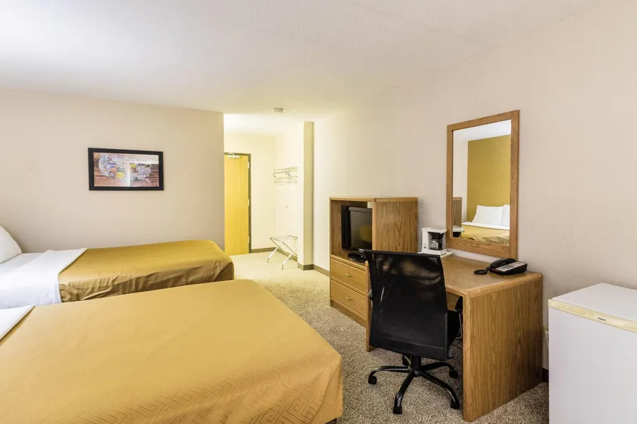Econo Lodge Valley City hotel detail image 6