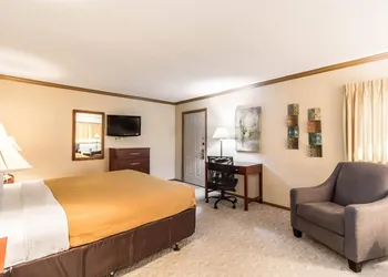 Econo Lodge Valley City hotel thumbnail 8