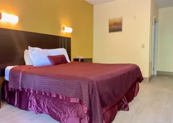 Executive Inn And Suites hotel thumbnail 7