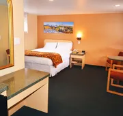 Glenwood Springs Inn hotel detail image 7
