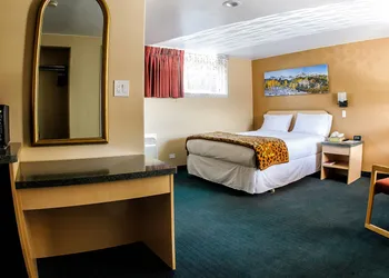 Glenwood Springs Inn hotel thumbnail 8