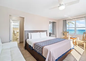La Terrace Oceanfront hotel thumbnail 5