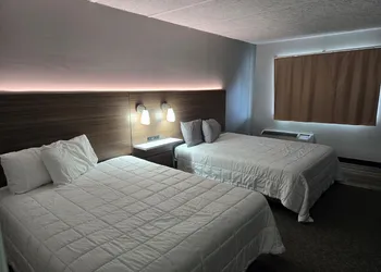Home-Towne Lodge hotel thumbnail 5