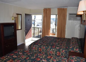 Dry Dock Motel hotel thumbnail 4