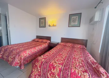 Dry Dock Motel hotel thumbnail 7