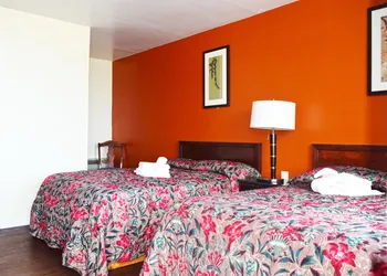 Skyview Manor Motel hotel thumbnail 2