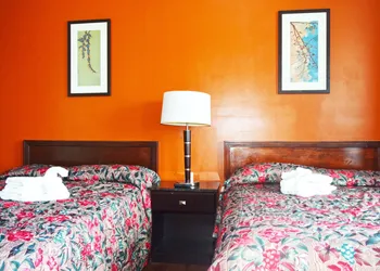 Skyview Manor Motel hotel thumbnail 3