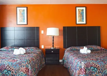 Skyview Manor Motel hotel thumbnail 5