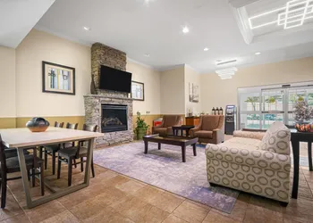 La Quinta Inn & Suites by Wyndham Stonington-Mystic Area hotel thumbnail 2