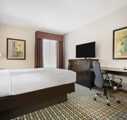 La Quinta Inn & Suites by Wyndham Stonington-Mystic Area hotel detail image 5