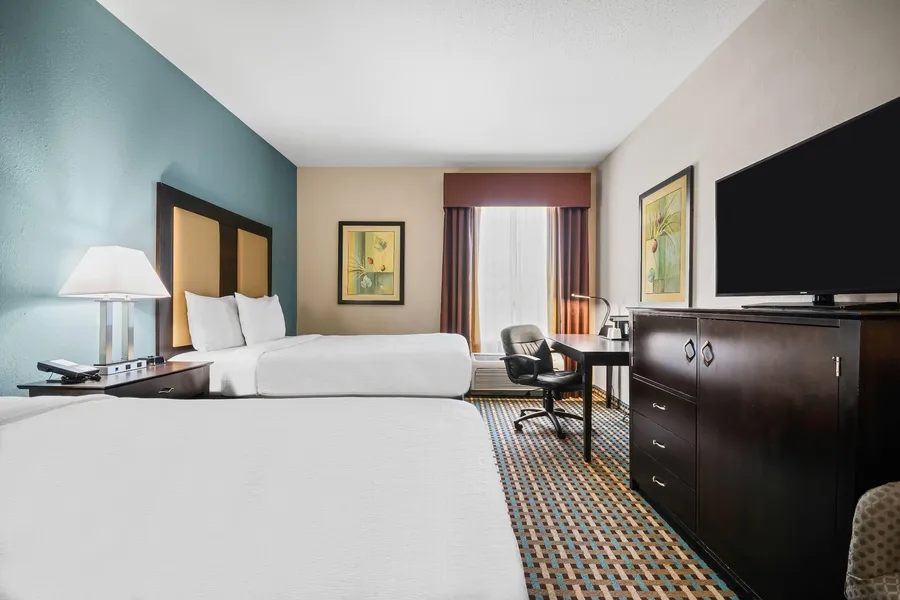 La Quinta Inn & Suites by Wyndham Stonington-Mystic Area hotel detail image 6