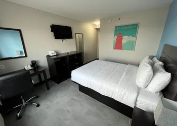Travelodge by Wyndham Ozone Park hotel thumbnail 6
