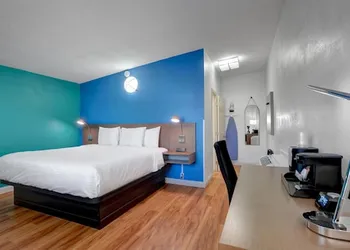 Signature Inn Medford Downtown hotel thumbnail 8