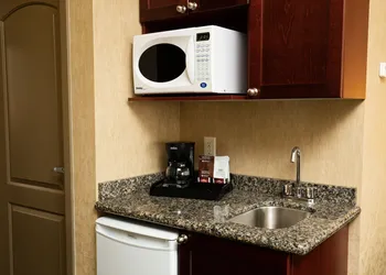 Redwood Inn & Suites - Grande Prairie hotel thumbnail 7