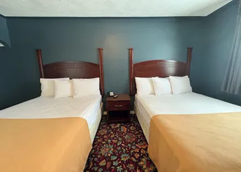 East Court Motel hotel thumbnail 3