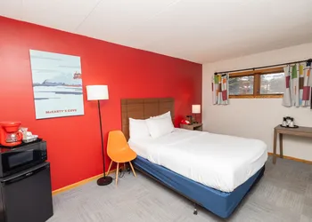 Cedar Motor Inn hotel thumbnail 5