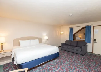 Cedar Motor Inn hotel thumbnail 7