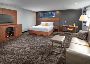 Studio Inn and Suites at Promenade Downey hotel thumbnail 7