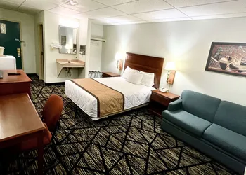 Knights Inn Paxinos hotel thumbnail 5