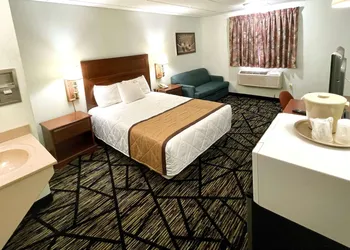Knights Inn Paxinos hotel thumbnail 6