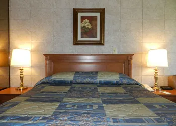 Capri Inn hotel thumbnail 7