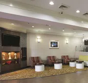 La Quinta Inn & Suites by Wyndham Houston Channelview hotel detail image 3