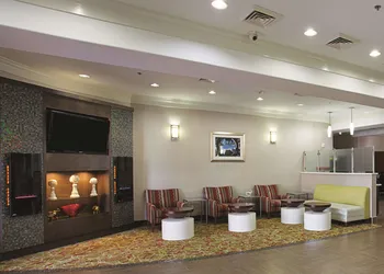 La Quinta Inn & Suites by Wyndham Houston Channelview hotel thumbnail 3