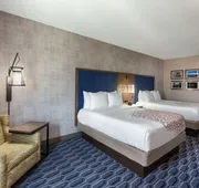 La Quinta Inn & Suites by Wyndham Houston Channelview hotel detail image 7