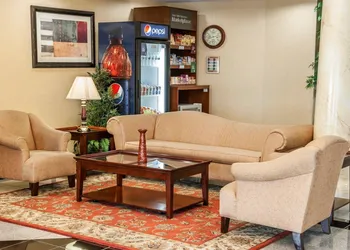 Comfort Suites near Indianapolis Airport hotel thumbnail 6