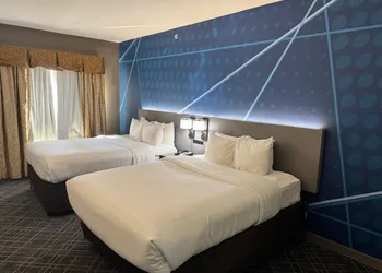 Comfort Suites near Indianapolis Airport hotel thumbnail 8