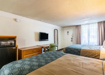 Econo Lodge Gastonia North hotel thumbnail 6