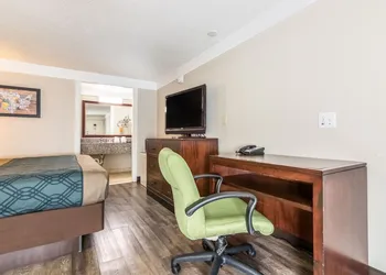 Econo Lodge Gastonia North hotel thumbnail 7