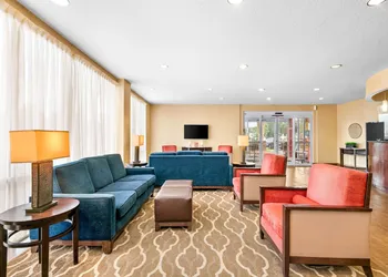 Comfort Suites Orlando Airport hotel thumbnail 2