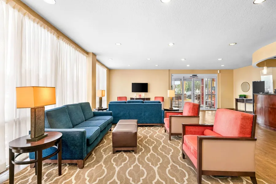 Comfort Suites Orlando Airport hotel detail image 2