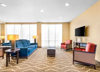 Comfort Suites Orlando Airport hotel thumbnail 3