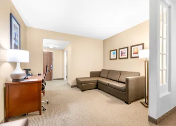 Comfort Suites Orlando Airport hotel thumbnail 6