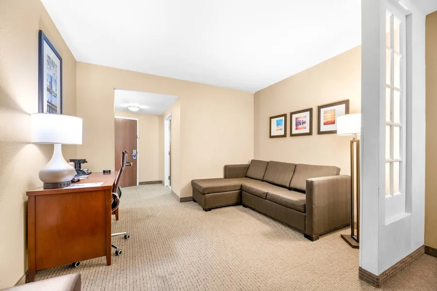 Comfort Suites Orlando Airport hotel detail image 6