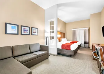 Comfort Suites Orlando Airport hotel thumbnail 8