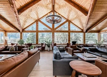 Canmore Rocky Mountain Inn hotel thumbnail 5