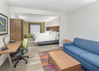 Holiday Inn Express & Suites Palm Bay by IHG hotel thumbnail 2