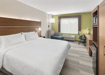 Holiday Inn Express & Suites Palm Bay by IHG hotel thumbnail 8