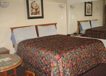 Walls Motel Long Beach hotel thumbnail 6