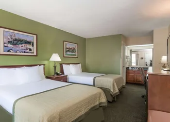 Baymont by Wyndham Waycross hotel thumbnail 6