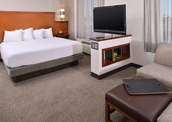 Hyatt Place Garden City hotel thumbnail 5