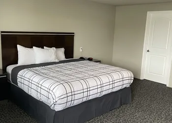 Royal Inn Eugene hotel thumbnail 3