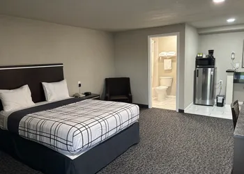 Royal Inn Eugene hotel thumbnail 6