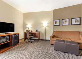 Comfort Suites Medical Center near Six Flags hotel thumbnail 7
