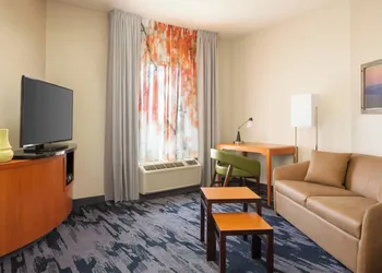 Fairfield Inn & Suites by Marriott Selma Kingsburg hotel thumbnail 5