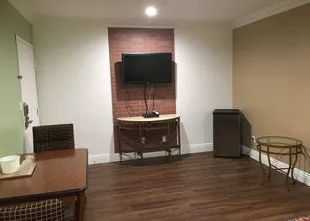 The Atlas Inn & Suites LAX hotel thumbnail 3